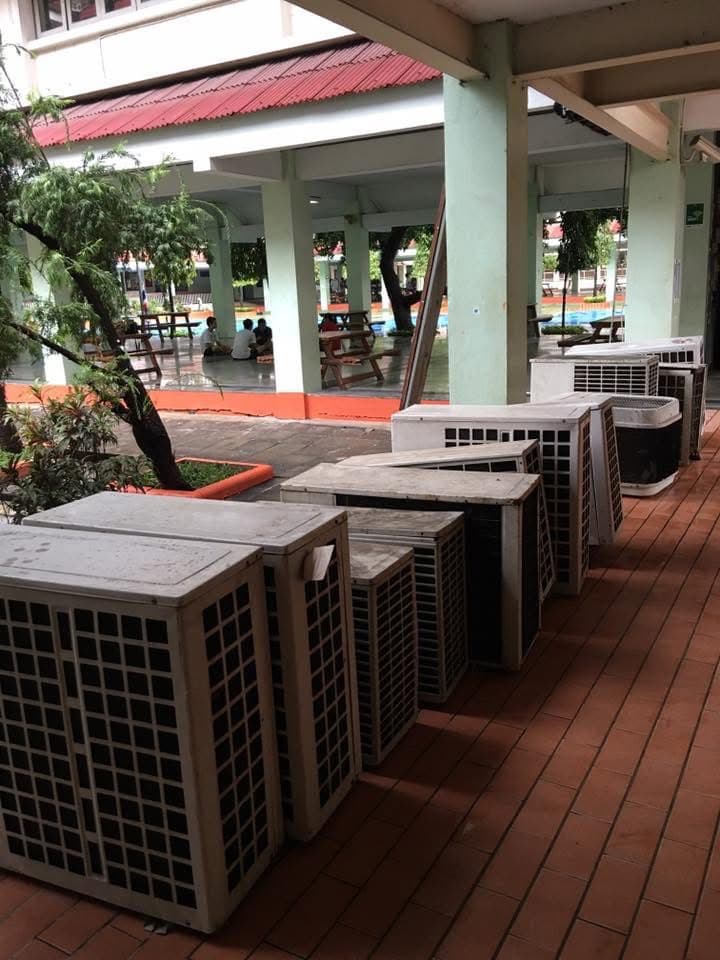 แอร์เก่าเรียงหน้างาน